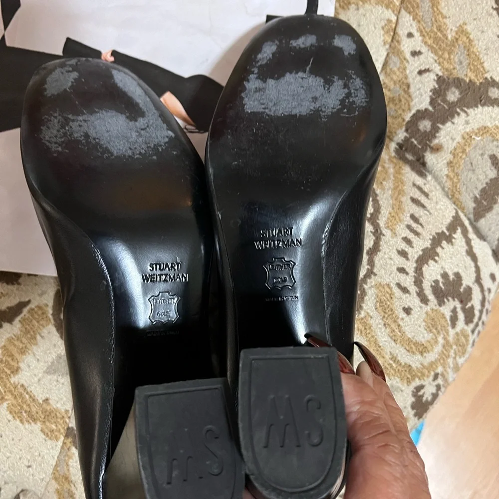Stuart Weitzman Black Leather Pumps - Size 9 - Picture 7 of 8